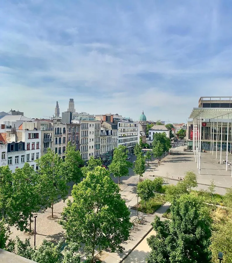 Sleep Inn - Black And Gold Loft Antwerp Cityview